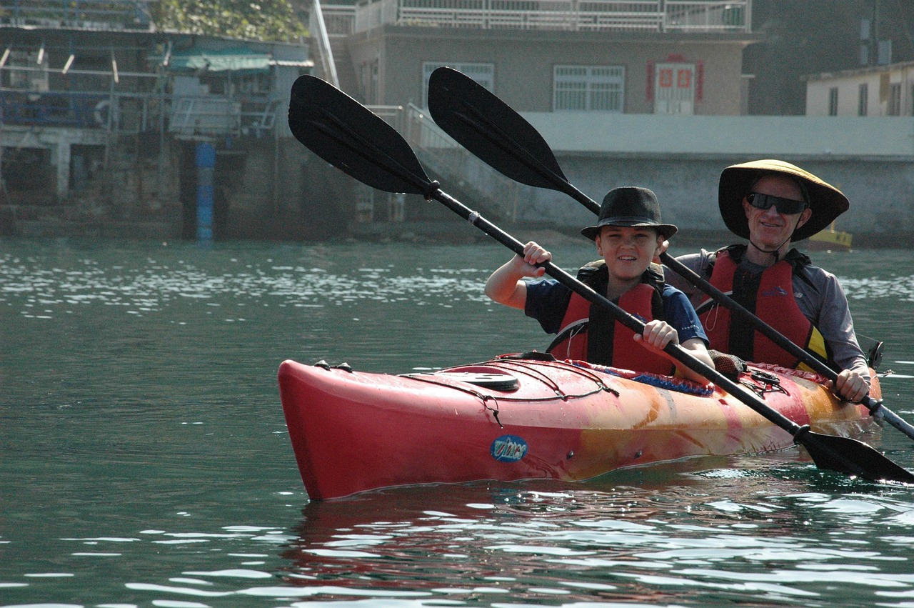sea-kayaking-253525_1280